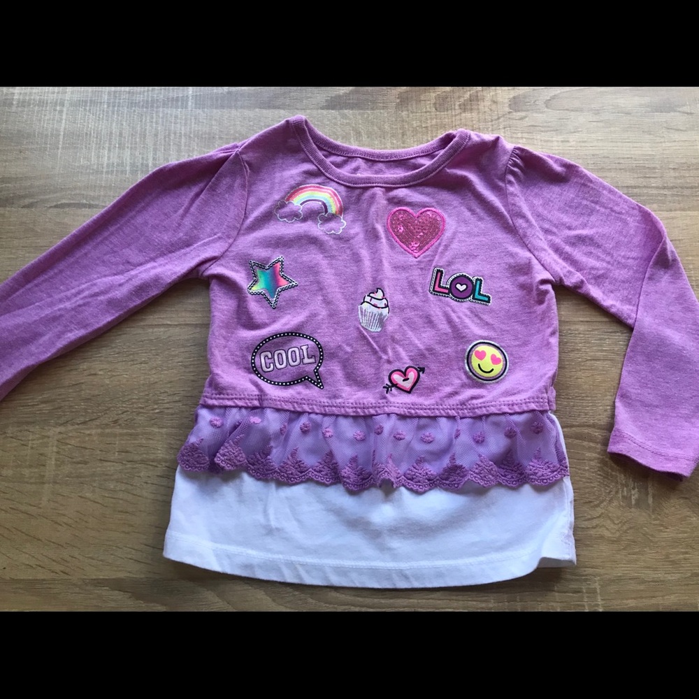 Purple kids graphic tee with lace!